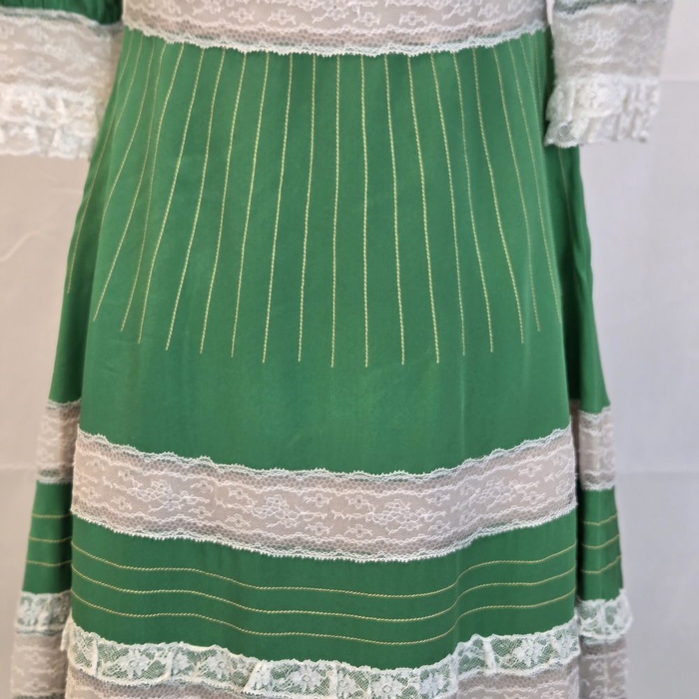 Valentino ruffled tulle and velvet MSRP $8000 silk midi dress, Emerald Green NWT - Picture 9 of 13